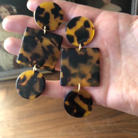 J. Crew Geometric Tortoiseshell Earrings 🐢❤️ - Picture 3 of 3